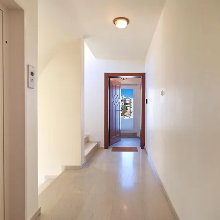 Penthouse & Near Glyfada - Free Parking