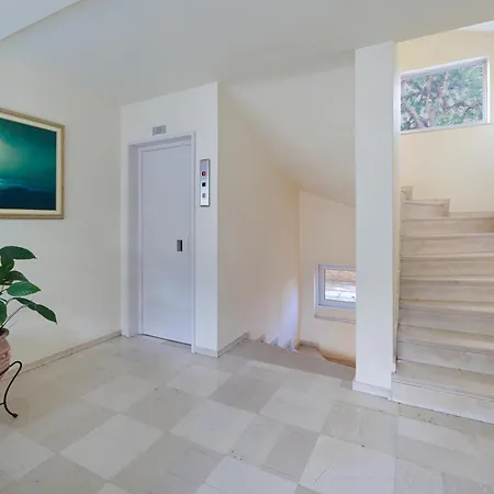 Penthouse & Near Glyfada - Free Parking Athens